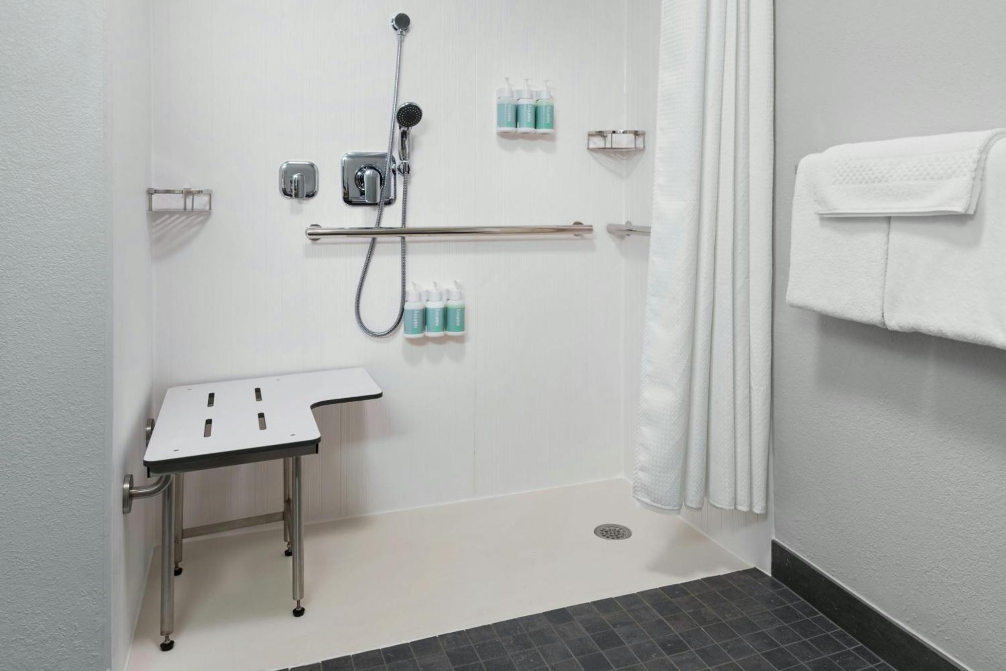 Courtyard By Marriott New Carrollton Landover Eksteriør billede