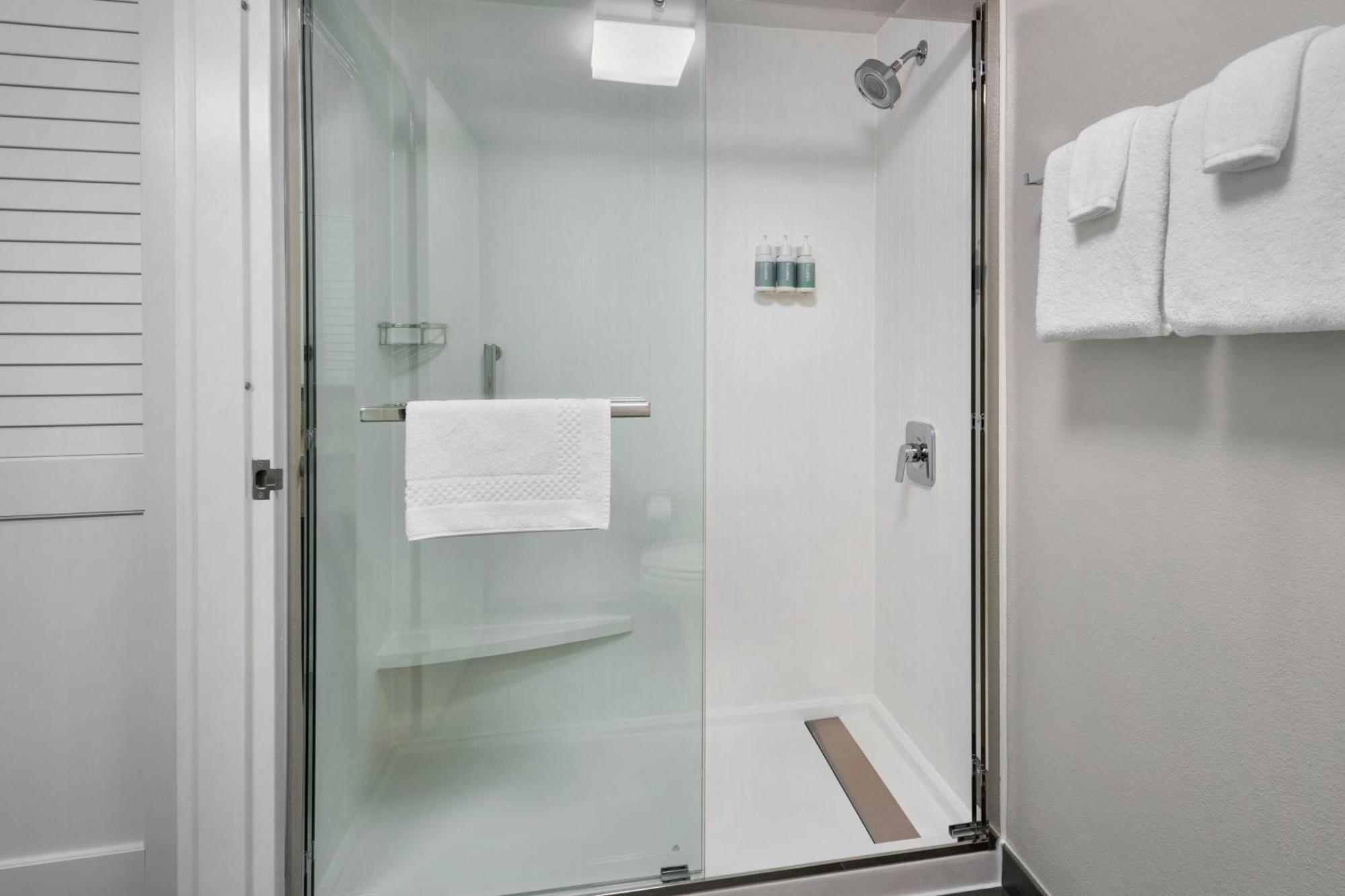 Courtyard By Marriott New Carrollton Landover Eksteriør billede