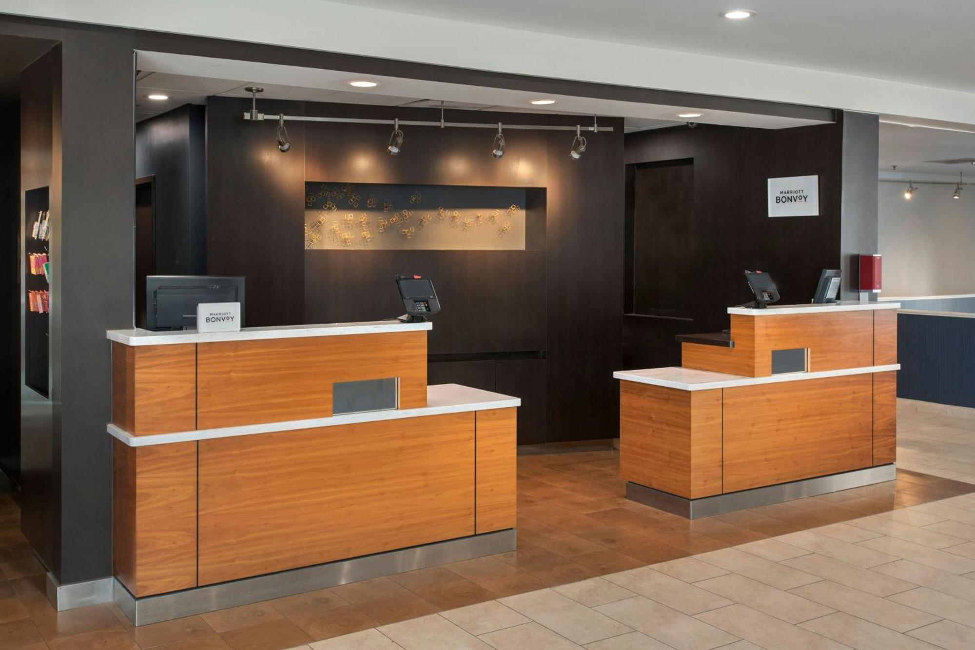 Courtyard By Marriott New Carrollton Landover Eksteriør billede