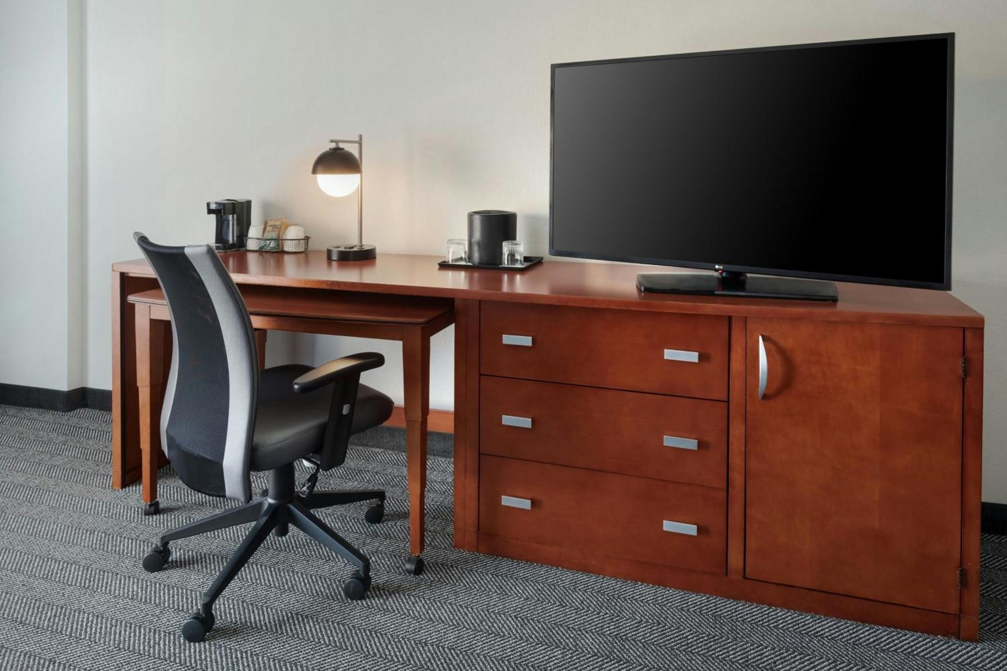 Courtyard By Marriott New Carrollton Landover Eksteriør billede