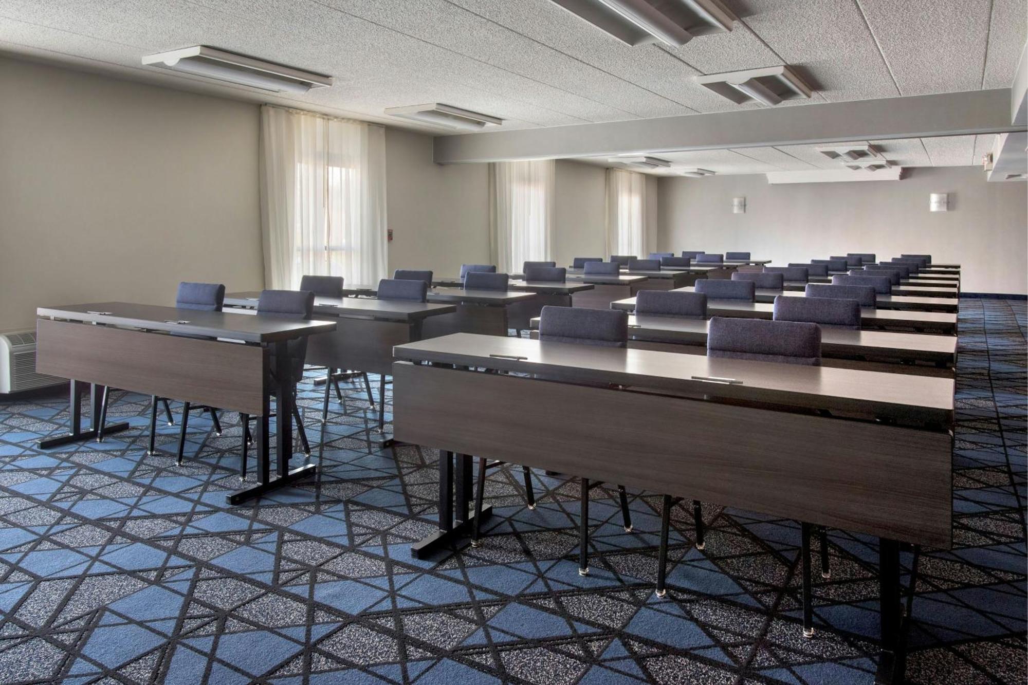 Courtyard By Marriott New Carrollton Landover Eksteriør billede
