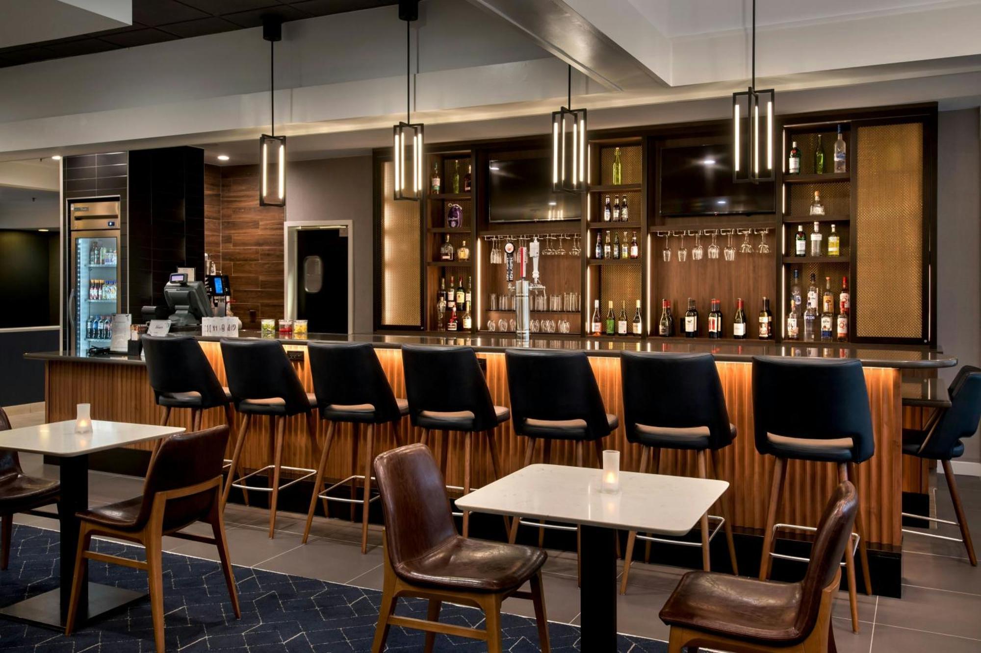 Courtyard By Marriott New Carrollton Landover Eksteriør billede