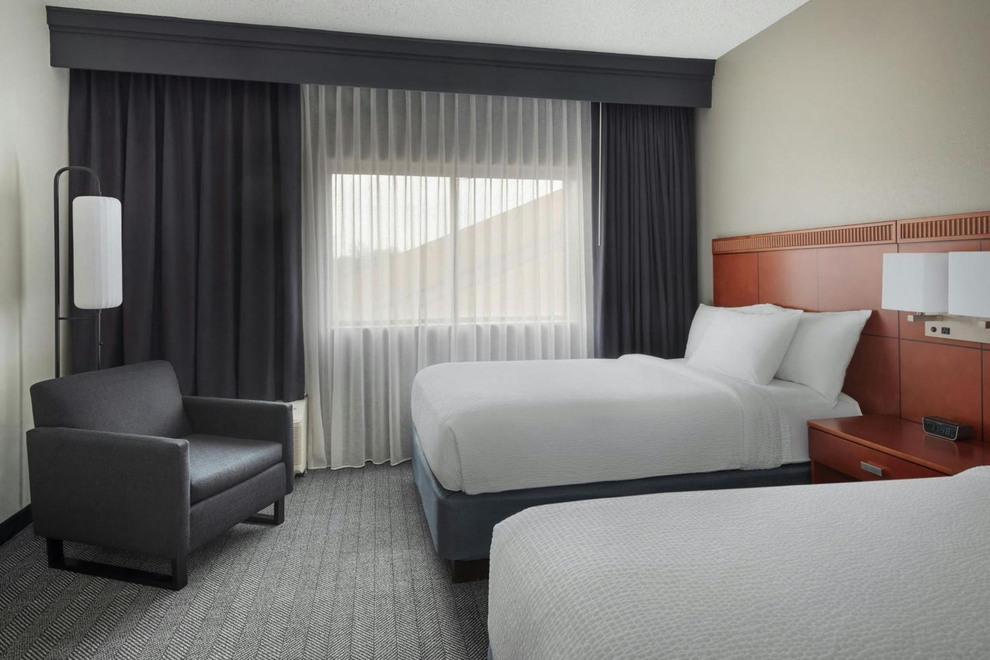 Courtyard By Marriott New Carrollton Landover Eksteriør billede